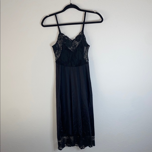 🪿Vintage Lace Henson Kickernick Black Nightgown with adjustable straps! - Picture 2 of 11